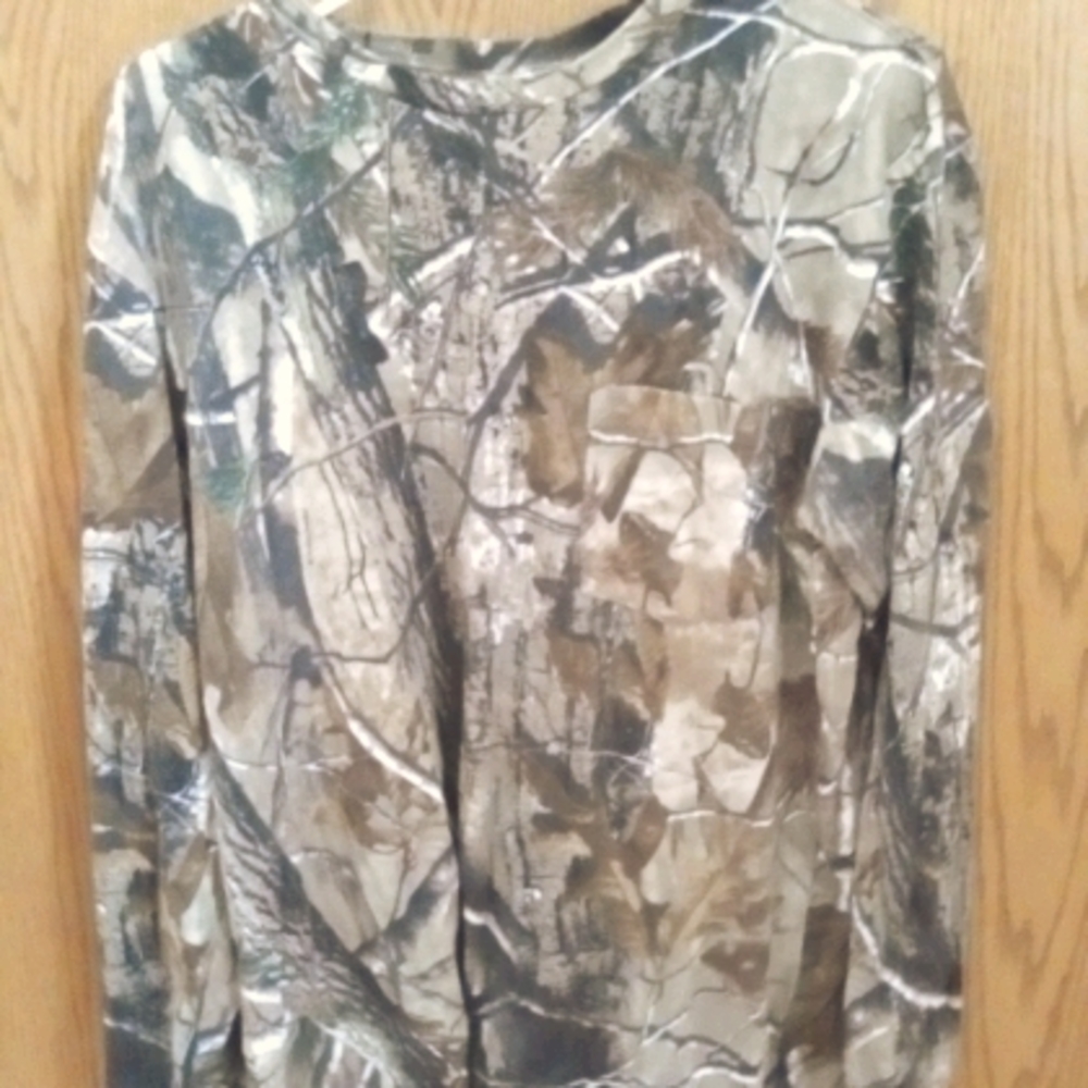 Adult M Longsleeve camo pocket tee